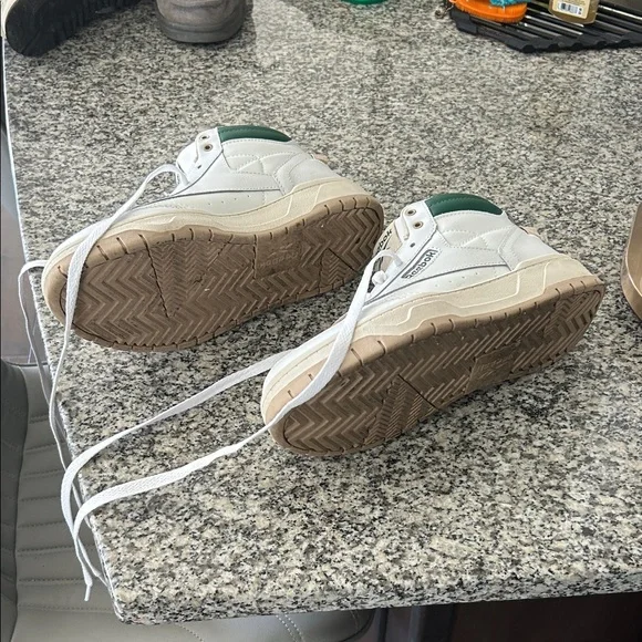 Reebok Classic White and Green High-Tops - Picture 4 of 7